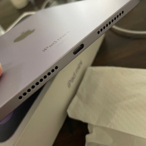 Excellent Condition iPad Mini (A17 Pro) Wi-Fi 128GB + Extras - Picture 4 of 14